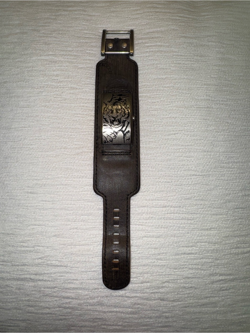 Edgy Tiger Graphic Leather Cuff Watch – Y2K / Rocker Streetwear Vibes - Picture 4 of 6